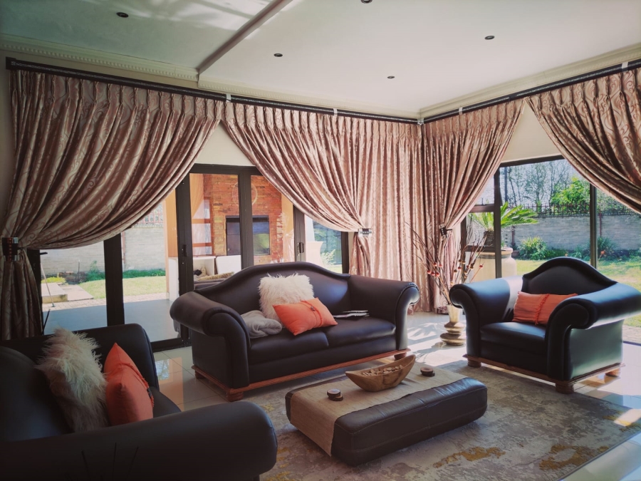 5 Bedroom Property for Sale in Mmabatho Unit 6 North West